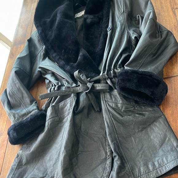Vintage Jacqueline Ferrar black Leather Faux Fur Hooded Hood belted coat size XL - Picture 17 of 17